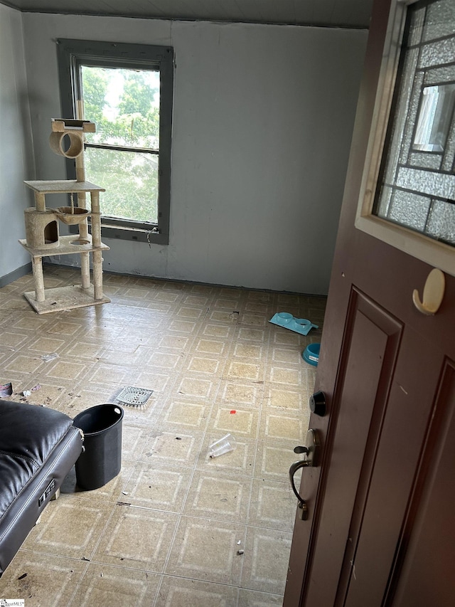 304 Jones St, Laurens, SC 29360 - interior space