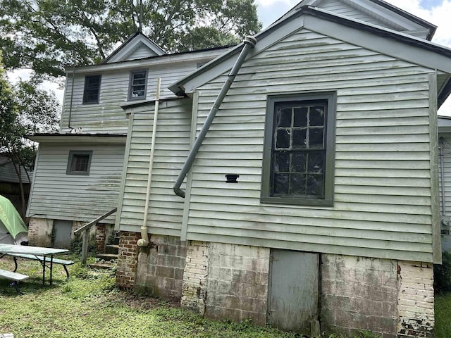 304 Jones St, Laurens, SC 29360 - view of side of home