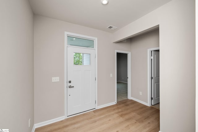 6010 Ives Ave, Spartanburg, SC 29307 - entryway featuring light wood-style floors and baseboards
