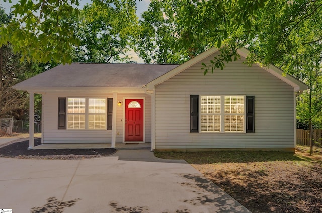 4 Yukon Dr, Greenville, SC 29605 - view of front of property featuring a porch and a shingled roof