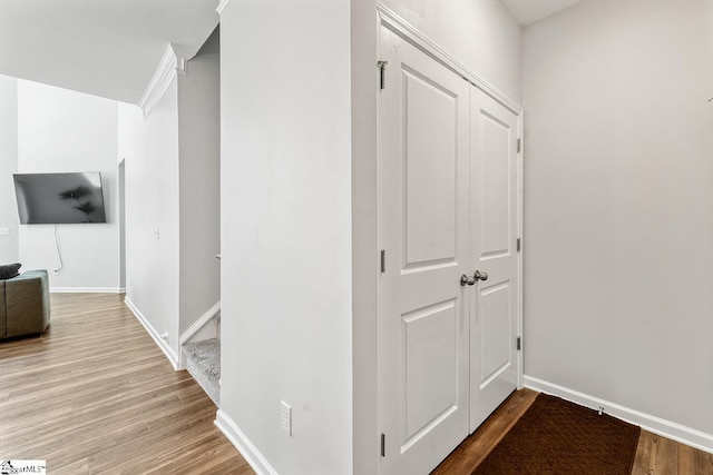 106 Cross Arbor Dr, Simpsonville, SC 29681 - corridor featuring wood finished floors and baseboards