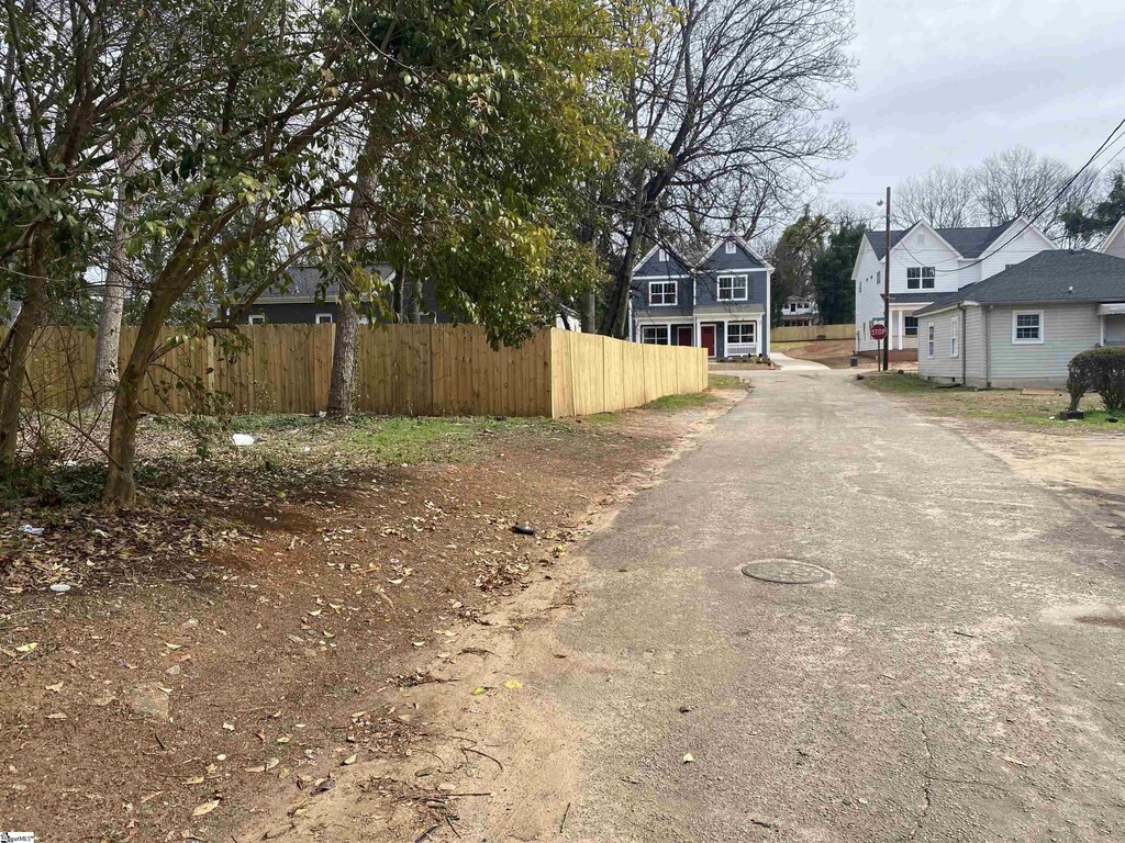 11 Trotter Aly, Greenville, SC 29605
