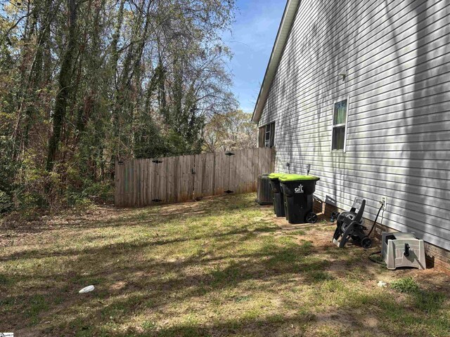 100 Holly Dr, Duncan, SC 29334 - view of yard featuring cooling unit