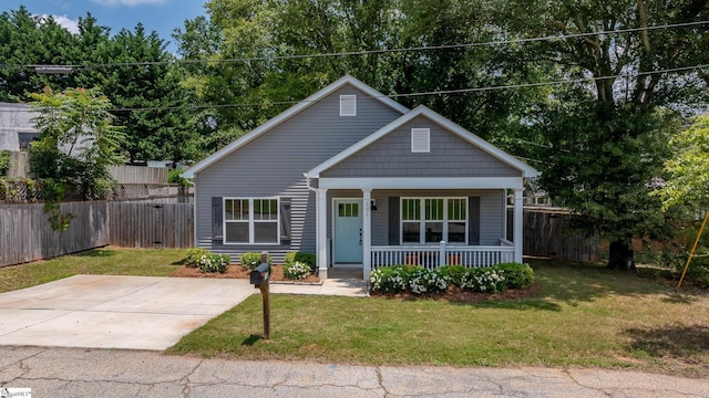 101 Duke St, Greenville, SC 29609 - bungalow-style home with a porch