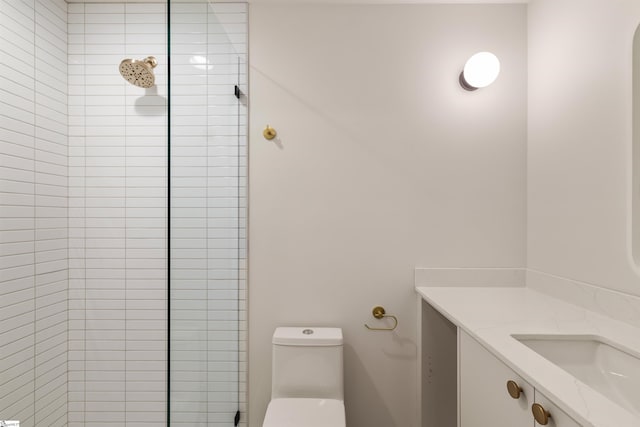 18 Nordic Ln, Greenville, SC 29609 - bathroom featuring a tile shower and vanity