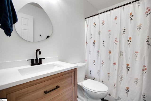 101 Bitternut Ln, Taylors, SC 29687 - full bath featuring vanity and curtained shower