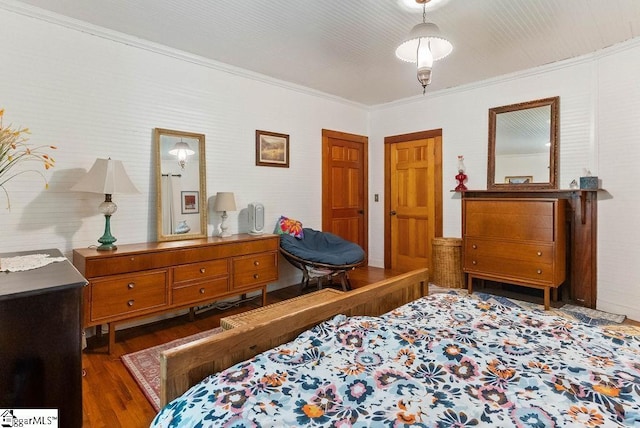 2115 Price House Rd, Woodruff, SC 29388 - bedroom featuring dark wood-style floors and ornamental molding