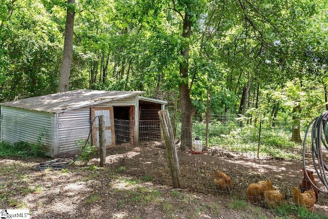 2115 Price House Rd, Woodruff, SC 29388 - view of poultry coop featuring a forest view