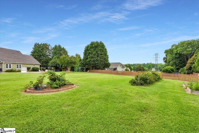 109 W Fieldsparrow Cir, Greenville, SC 29615 - view of yard featuring a playground