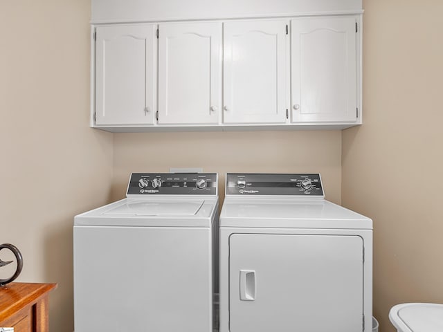 209 Thornhill Dr, Spartanburg, SC 29301 - laundry area featuring washing machine and clothes dryer
