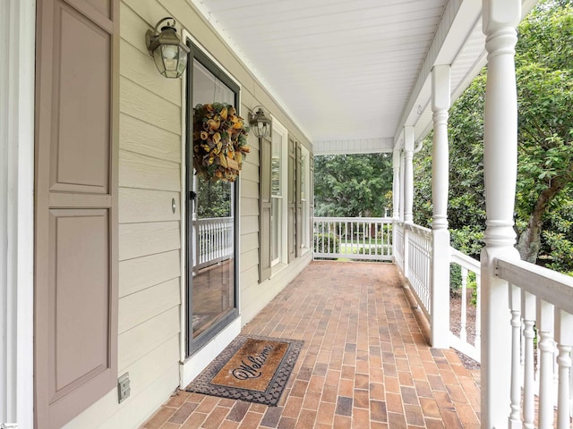 209 Thornhill Dr, Spartanburg, SC 29301 - view of covered porch