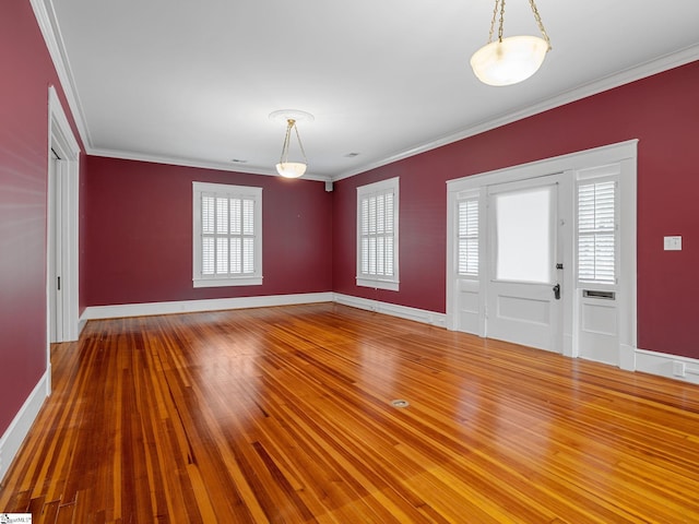 772 Glendalyn Ave, Spartanburg, SC 29302 - foyer entrance featuring crown molding and wood finished floors