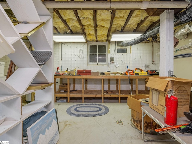 772 Glendalyn Ave, Spartanburg, SC 29302 - unfinished below grade area featuring a workshop area