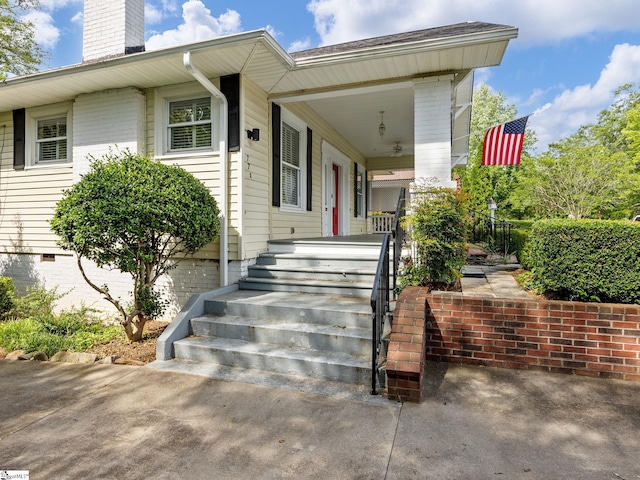 772 Glendalyn Ave, Spartanburg, SC 29302 - entrance to property with a chimney, a porch, and crawl space