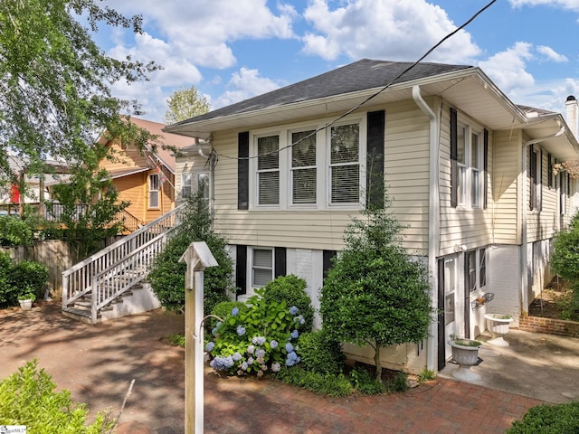 772 Glendalyn Ave, Spartanburg, SC 29302 - view of home's exterior with stairs