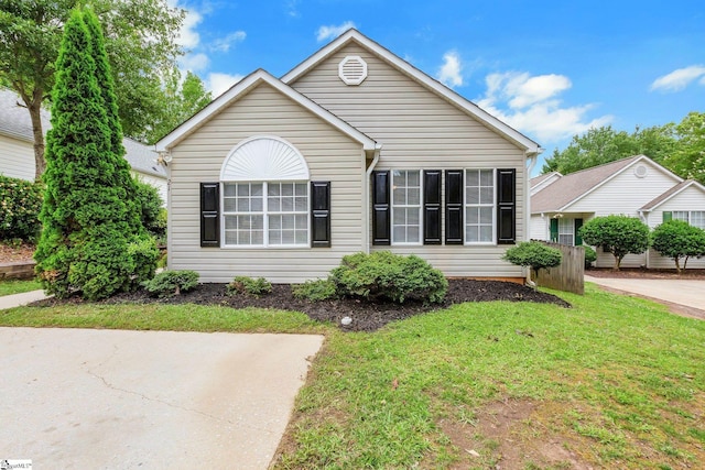 21 Lantern Ln, Greer, SC 29651 - view of front of property featuring a front lawn