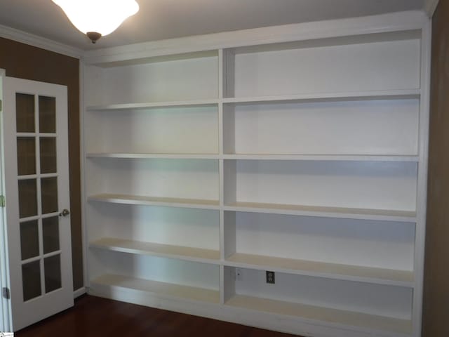 279 Finch Rd, Wellford, SC 29385 - view of storage area