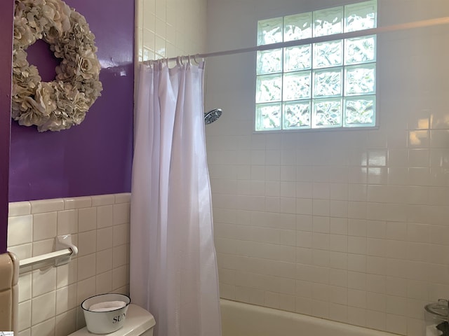 102 Highland Rd, Easley, SC 29640 - bathroom featuring shower / tub combo and tile walls