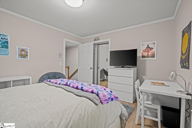 104 Shadowcreek Ct, Simpsonville, SC 29681 - bedroom featuring light wood-style floors, crown molding, a closet, and an office area