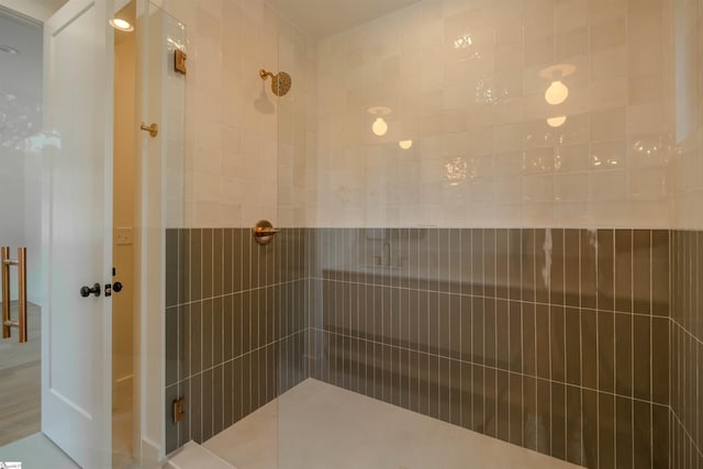 454 Enoree Rd, Travelers Rest, SC 29690 - bathroom with tiled shower