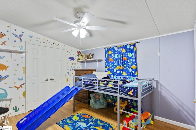 419-425 Chesapeake Trl, Pickens, SC 29671 - recreation room featuring lofted ceiling, wood finished floors, and a ceiling fan