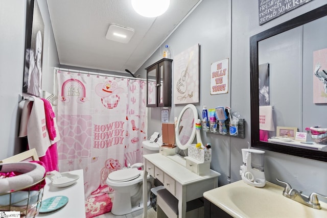 419-425 Chesapeake Trl, Pickens, SC 29671 - bathroom with a shower with curtain and vanity