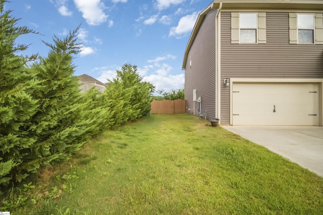 177 Viewmont Dr, Duncan, SC 29334 - view of yard featuring an attached garage and concrete driveway
