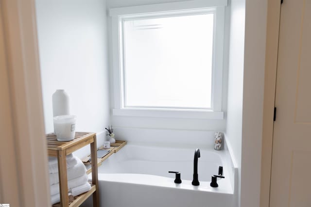 140 Holmes Dr, Spartanburg, SC 29303 - full bathroom with healthy amount of natural light and a bath