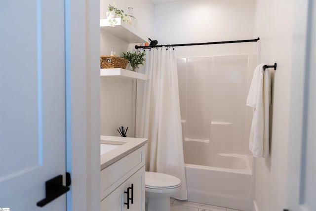 140 Holmes Dr, Spartanburg, SC 29303 - bathroom with vanity and shower / tub combo with curtain