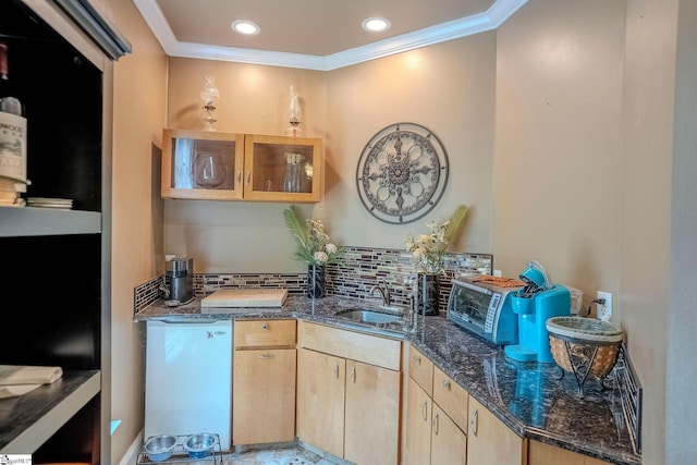 126 Midland Dr, Easley, SC 29640 - bar area featuring crown molding, fridge, decorative backsplash, and recessed lighting