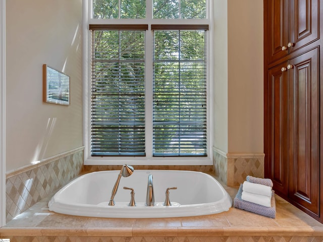 24 Lake Hills Ln, Travelers Rest, SC 29690 - full bathroom featuring a bath
