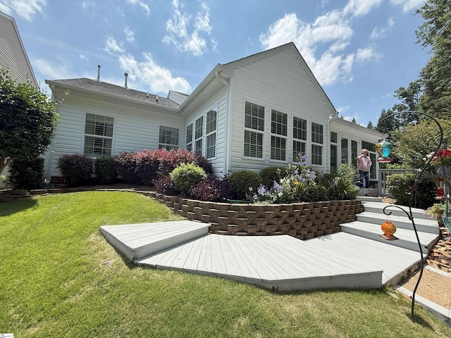 9 Kenton Finch Ct, Simpsonville, SC 29681 - back of property with a lawn and a deck
