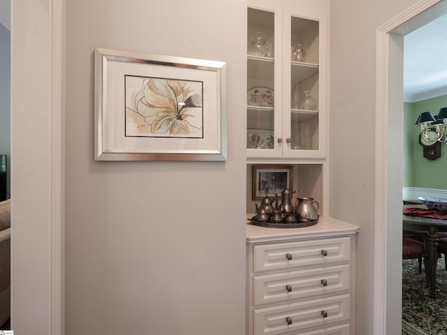 4 Glens Crossing Ct, Greer, SC 29650 - bar area featuring ornamental molding