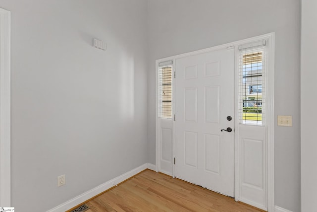10 Parkcrest Ct, Simpsonville, SC 29681 - foyer featuring light wood finished floors and baseboards