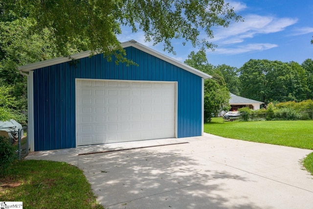 14 Rollingreen Rd, Greer, SC 29651 - detached garage featuring concrete driveway