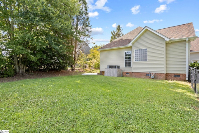 802 Wheat Ct, Greer, SC 29651 - view of side of property featuring crawl space and a shingled roof