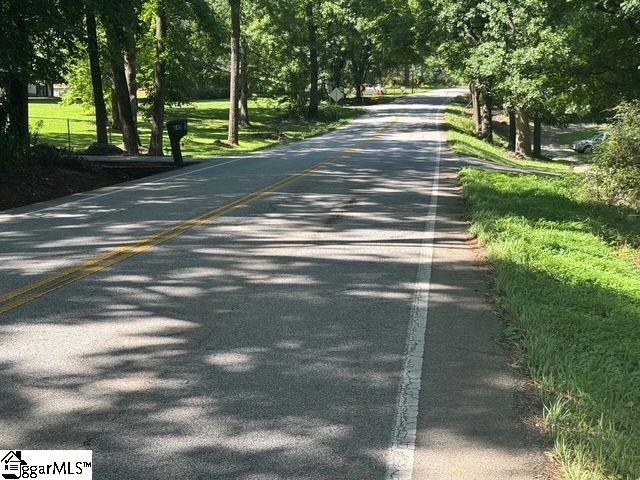 Berry Shoals Rd, Duncan, SC 29334