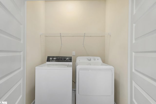 27 Dandie Dr, Simpsonville, SC 29680 - laundry area with independent washer and dryer