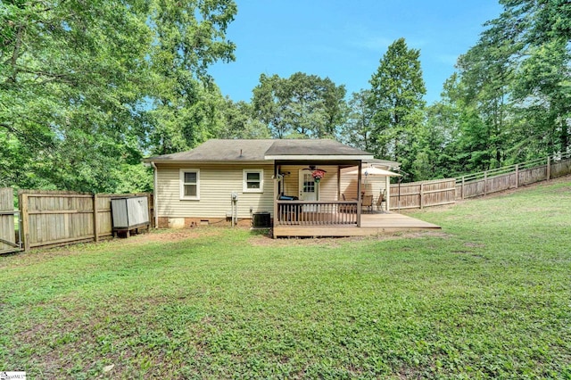 226 Mariposa Cir, Anderson, SC 29621 - back of property featuring crawl space, ceiling fan, a fenced backyard, and a wooden deck