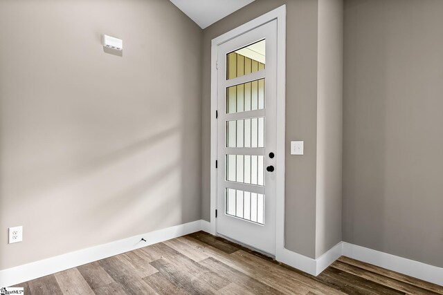 156 Grand Oak Cir, Pendleton, SC 29670 - foyer featuring wood finished floors and baseboards