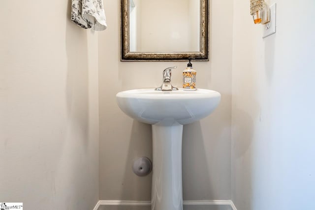 200 Bridlewood Ln, Piedmont, SC 29673 - bathroom featuring baseboards