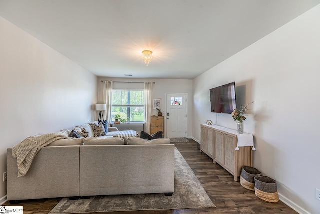 200 Bridlewood Ln, Piedmont, SC 29673 - living room featuring dark wood finished floors