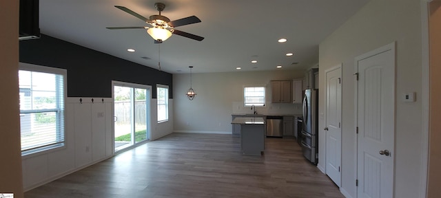 638 Grantleigh Dr, Duncan, SC 29334 - kitchen with appliances with stainless steel finishes, light wood-type flooring, healthy amount of natural light, and recessed lighting