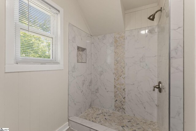 301 Thornwood Dr, Taylors, SC 29687 - full bath featuring a marble finish shower and vaulted ceiling