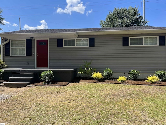 18 Maywood Dr, Taylors, SC 29687 - view of front of property with a front lawn and crawl space