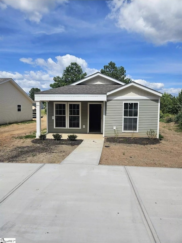 219 Brandi Ln, Clinton, SC 29325 - view of front facade with roof with shingles