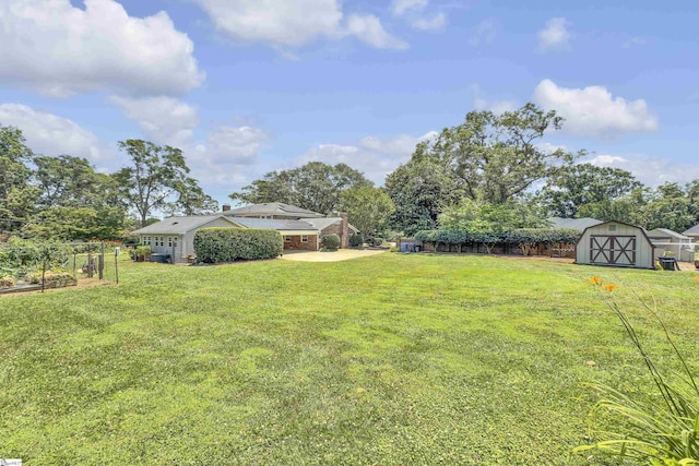 1 Redcliffe Rd, Greenville, SC 29615 - view of yard with a storage shed