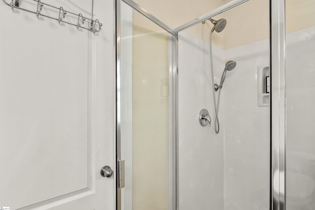 144 Caledonia Dr, Easley, SC 29642 - full bathroom featuring a shower stall