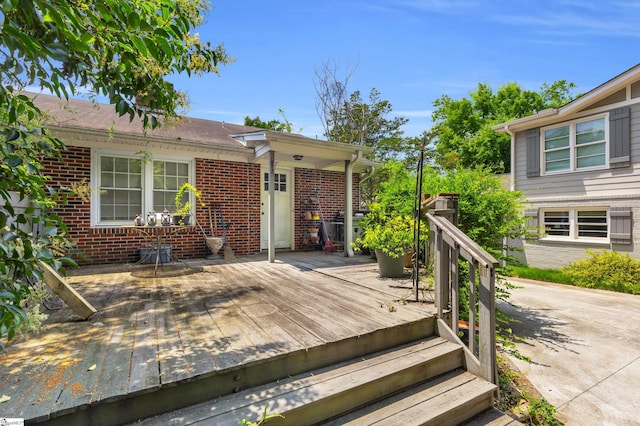 15 Jones Ave, Greenville, SC 29601 - view of wooden deck
