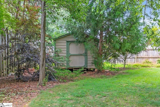 402 Rosebud Ct, Greer, SC 29650 - view of yard with a storage unit